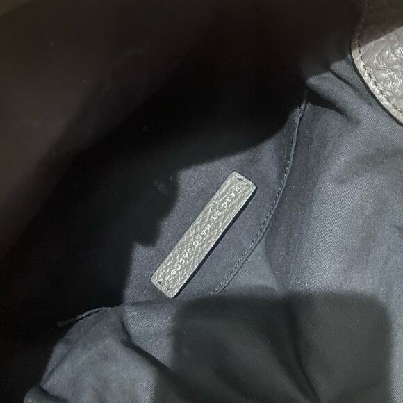 MARC JACOBS Women's Gray Pebbled Leather Q Natasha Crossbody Handbag - Picture 6 of 8